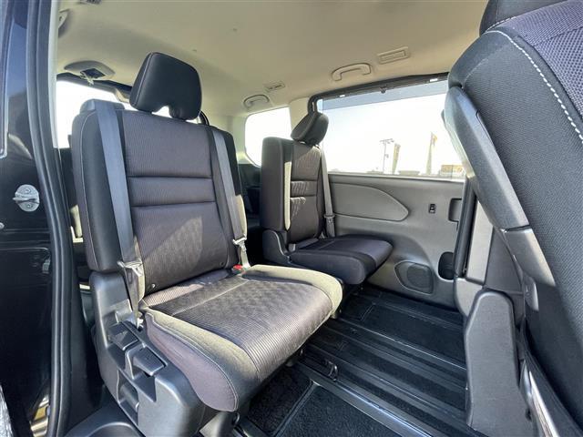 セレナ ハイウェイスター VセレクションII 禁煙 純正9型ナビ 後席モニター エマージェンシーブレーキ パーキングアシスト 踏み間違い衝突防止アシスト 車線逸脱警報 衝突安全ボディ サイドインパクトバー LEDヘッド 全方位カメラ ETC(27枚目)