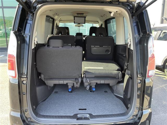 セレナ ハイウェイスター VセレクションII 禁煙 純正9型ナビ 後席モニター エマージェンシーブレーキ パーキングアシスト 踏み間違い衝突防止アシスト 車線逸脱警報 衝突安全ボディ サイドインパクトバー LEDヘッド 全方位カメラ ETC(29枚目)