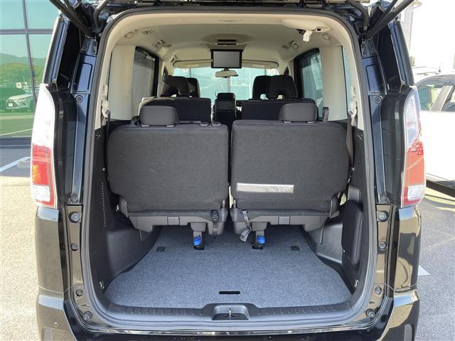 セレナ ハイウェイスター VセレクションII 禁煙 純正9型ナビ 後席モニター エマージェンシーブレーキ パーキングアシスト 踏み間違い衝突防止アシスト 車線逸脱警報 衝突安全ボディ サイドインパクトバー LEDヘッド 全方位カメラ ETC(30枚目)