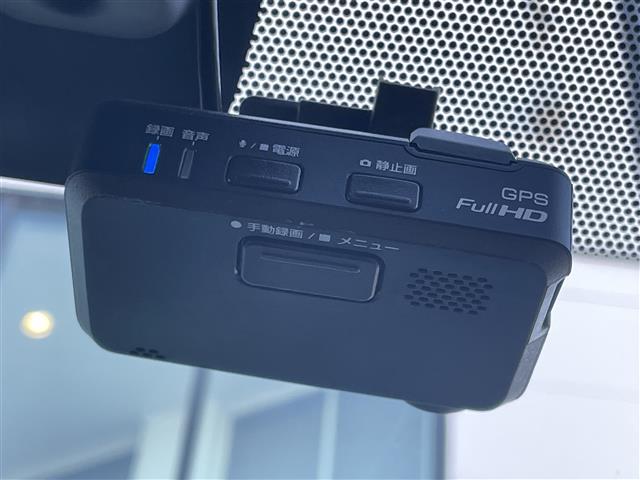 ノート e-パワー ニスモ 禁煙車 純正ナビ 全方位カメラ ETC 前ドライブレコーダー デジタルインナーミラー 衝突軽減システム レーンキープアシスト クリアランスソナー LEDライト 純正フロアマット 純正16インチアルミ(6枚目)