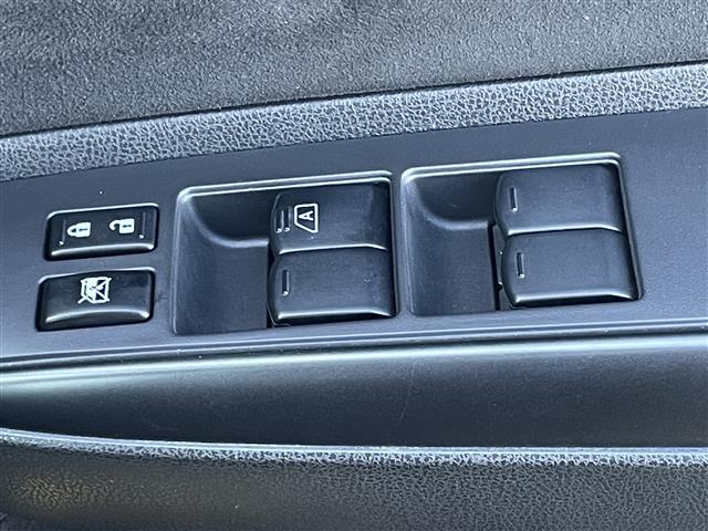 ノート e-パワー ニスモ 禁煙車 純正ナビ 全方位カメラ ETC 前ドライブレコーダー デジタルインナーミラー 衝突軽減システム レーンキープアシスト クリアランスソナー LEDライト 純正フロアマット 純正16インチアルミ(11枚目)