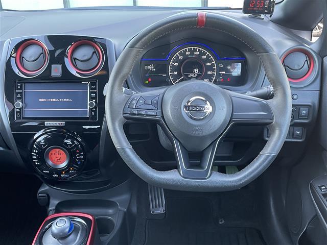ノート e-パワー ニスモ 禁煙車 純正ナビ 全方位カメラ ETC 前ドライブレコーダー デジタルインナーミラー 衝突軽減システム レーンキープアシスト クリアランスソナー LEDライト 純正フロアマット 純正16インチアルミ(18枚目)