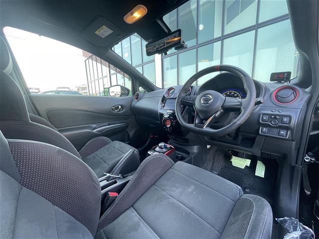 ノート e-パワー ニスモ 禁煙車 純正ナビ 全方位カメラ ETC 前ドライブレコーダー デジタルインナーミラー 衝突軽減システム レーンキープアシスト クリアランスソナー LEDライト 純正フロアマット 純正16インチアルミ(24枚目)