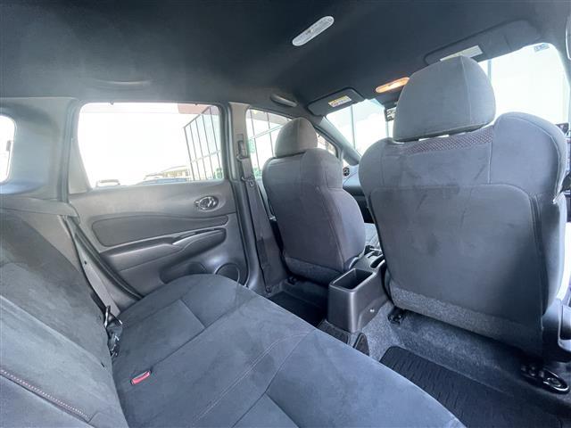 ノート e-パワー ニスモ 禁煙車 純正ナビ 全方位カメラ ETC 前ドライブレコーダー デジタルインナーミラー 衝突軽減システム レーンキープアシスト クリアランスソナー LEDライト 純正フロアマット 純正16インチアルミ(26枚目)