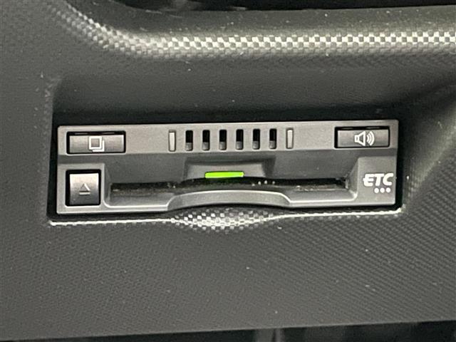 ライズ Z 禁煙車 純正9型ディスプレイオーディオ バックカメラ フルセグ シートヒーター 革巻きステアリング ステアリングリモコン レーダークルーズコントロール LEDライト LEDフォグライト スマートキー(7枚目)