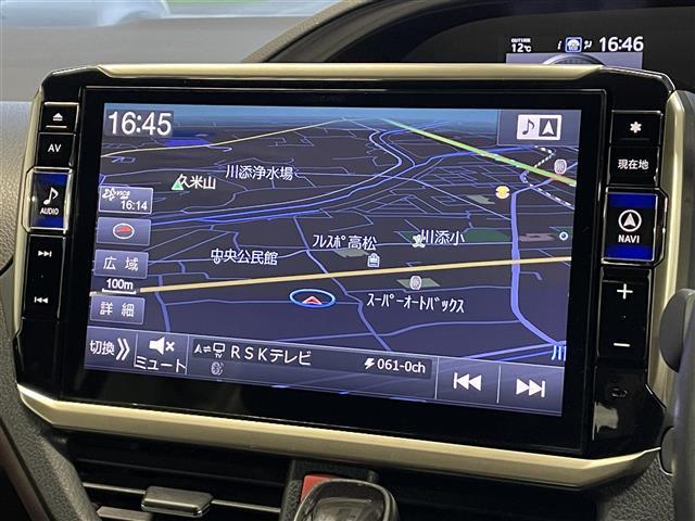 エスクァイア Ｇｉ　プレミアムパッケージ　禁煙車　社外ナビ　バックカメラ　後席モニター　両側パワスラ　ＥＴＣ　衝突軽減システム　レーンキープアシスト　クルーズコントロール　シートヒーター　ハンドルヒーター　純正フロアマット　スマートキー（3枚目）