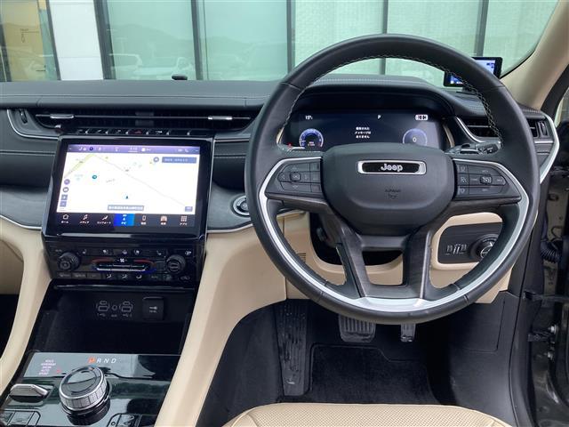 ジープ・グランドチェロキーL リミテッド 禁煙車 メーカー純正ナビ 全方位カメラ サンルーフ ベージュレザーシート パワーシート シートベンチレーション ステアヒーター LEDオートヘッドライト フォグ リアフォグ 前後ドラレコ ETC2.0(5枚目)