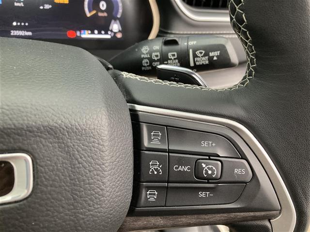 ジープ・グランドチェロキーL リミテッド 禁煙車 メーカー純正ナビ 全方位カメラ サンルーフ ベージュレザーシート パワーシート シートベンチレーション ステアヒーター LEDオートヘッドライト フォグ リアフォグ 前後ドラレコ ETC2.0(9枚目)