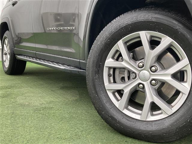 ジープ・グランドチェロキーL リミテッド 禁煙車 メーカー純正ナビ 全方位カメラ サンルーフ ベージュレザーシート パワーシート シートベンチレーション ステアヒーター LEDオートヘッドライト フォグ リアフォグ 前後ドラレコ ETC2.0(37枚目)