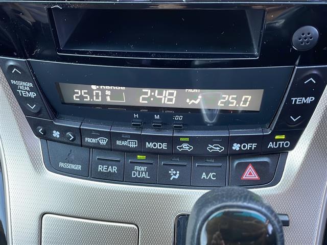 ヴェルファイア ２．４Ｚ　ゴールデンアイズ　禁煙車　アルパイン８型ナビ　両側パワスラ　Ｗサンルーフ　ハーフレザーシート　ＨＩＤオートヘッドライト　フォグランプ　ウッドコンビステア　　オットマン　プッシュスタート　スマートキー　ワンオーナー（14枚目）