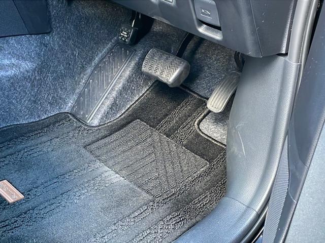 シエンタ ハイブリッドＺ　禁煙車　１０．５型ＤＰオーディオ　フルセグＴＶ　Ｂカメラ　全方位　シートヒーター　ステリアングヒーター　革巻きステアリング　コーナーセンサー　追従型クルコン　　レーンキープＡ　両側電動　ＥＴＣ　ＬＥＤ（20枚目）