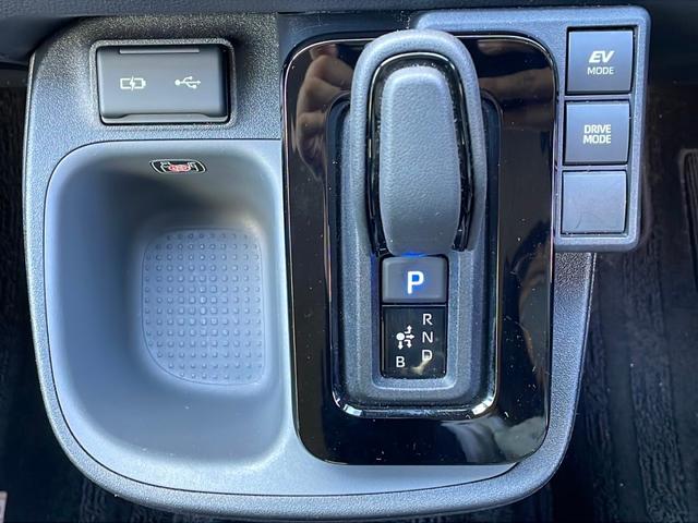 シエンタ ハイブリッドＺ　禁煙車　１０．５型ＤＰオーディオ　フルセグＴＶ　Ｂカメラ　全方位　シートヒーター　ステリアングヒーター　革巻きステアリング　コーナーセンサー　追従型クルコン　　レーンキープＡ　両側電動　ＥＴＣ　ＬＥＤ（27枚目）