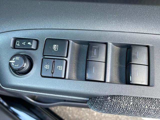 シエンタ ハイブリッドＺ　禁煙車　１０．５型ＤＰオーディオ　フルセグＴＶ　Ｂカメラ　全方位　シートヒーター　ステリアングヒーター　革巻きステアリング　コーナーセンサー　追従型クルコン　　レーンキープＡ　両側電動　ＥＴＣ　ＬＥＤ（42枚目）