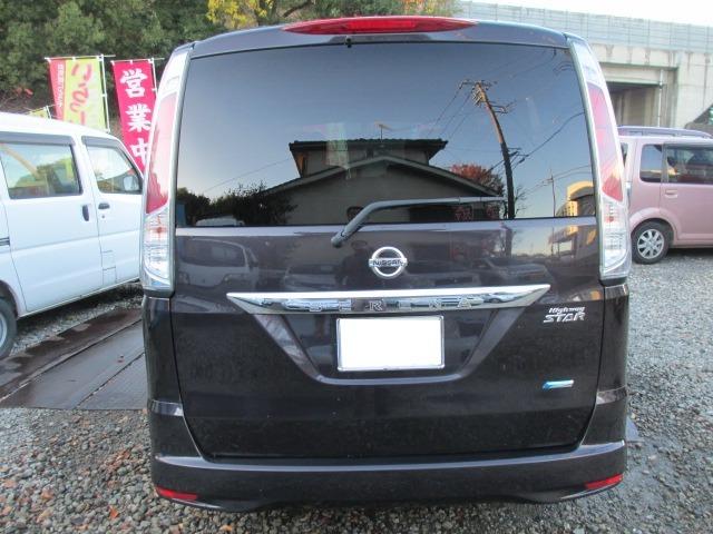 セレナ ハイウェイスター　Ｖセレクション　ナビゲーション／バックカメラ／両側電動スライドドア／ＥＴＣ／電動格納ドアミラー／クルーズコン／ロール／キーレスエントリーキー／フォグランプ／盗難防止装置／横滑り防止装置／頸部衝撃緩和ヘッドレスト（13枚目）