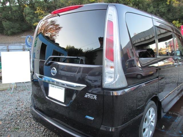 セレナ ハイウェイスター　Ｖセレクション　ナビゲーション／バックカメラ／両側電動スライドドア／ＥＴＣ／電動格納ドアミラー／クルーズコン／ロール／キーレスエントリーキー／フォグランプ／盗難防止装置／横滑り防止装置／頸部衝撃緩和ヘッドレスト（15枚目）