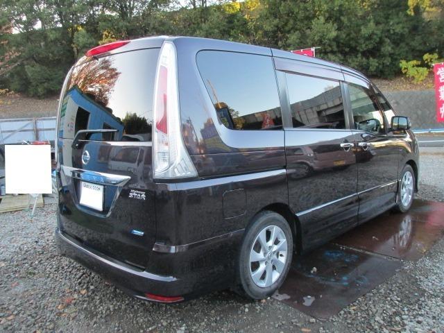 セレナ ハイウェイスター　Ｖセレクション　ナビゲーション／バックカメラ／両側電動スライドドア／ＥＴＣ／電動格納ドアミラー／クルーズコン／ロール／キーレスエントリーキー／フォグランプ／盗難防止装置／横滑り防止装置／頸部衝撃緩和ヘッドレスト（16枚目）