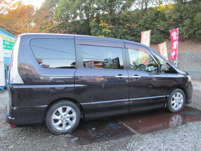 セレナ ハイウェイスター　Ｖセレクション　ナビゲーション／バックカメラ／両側電動スライドドア／ＥＴＣ／電動格納ドアミラー／クルーズコン／ロール／キーレスエントリーキー／フォグランプ／盗難防止装置／横滑り防止装置／頸部衝撃緩和ヘッドレスト（17枚目）