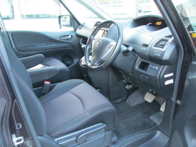 セレナ ハイウェイスター　Ｖセレクション　ナビゲーション／バックカメラ／両側電動スライドドア／ＥＴＣ／電動格納ドアミラー／クルーズコン／ロール／キーレスエントリーキー／フォグランプ／盗難防止装置／横滑り防止装置／頸部衝撃緩和ヘッドレスト（33枚目）