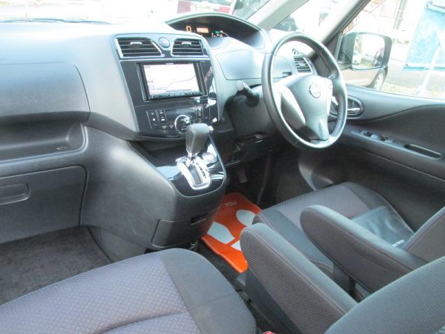 セレナ ハイウェイスター　Ｖセレクション　ナビゲーション／バックカメラ／両側電動スライドドア／ＥＴＣ／電動格納ドアミラー／クルーズコン／ロール／キーレスエントリーキー／フォグランプ／盗難防止装置／横滑り防止装置／頸部衝撃緩和ヘッドレスト（34枚目）