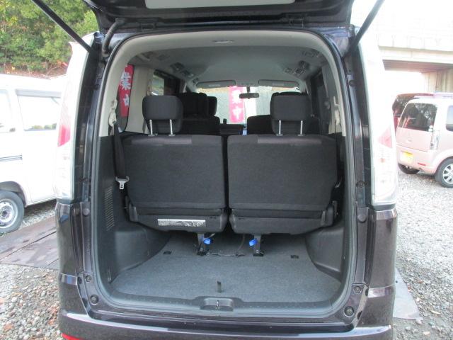 セレナ ハイウェイスター　Ｖセレクション　ナビゲーション／バックカメラ／両側電動スライドドア／ＥＴＣ／電動格納ドアミラー／クルーズコン／ロール／キーレスエントリーキー／フォグランプ／盗難防止装置／横滑り防止装置／頸部衝撃緩和ヘッドレスト（42枚目）