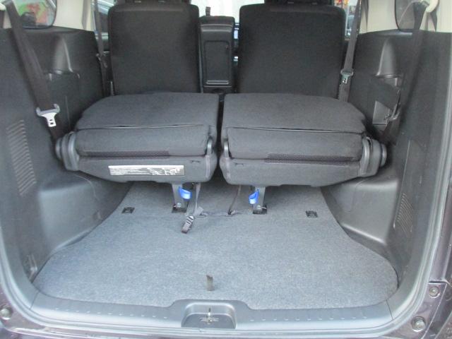 セレナ ハイウェイスター　Ｖセレクション　ナビゲーション／バックカメラ／両側電動スライドドア／ＥＴＣ／電動格納ドアミラー／クルーズコン／ロール／キーレスエントリーキー／フォグランプ／盗難防止装置／横滑り防止装置／頸部衝撃緩和ヘッドレスト（43枚目）