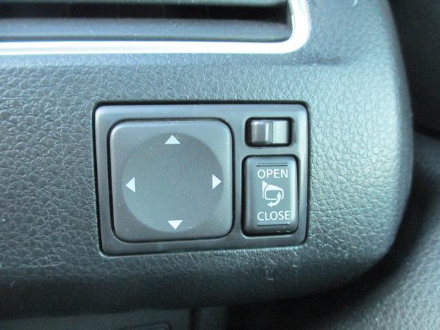 セレナ ハイウェイスター　Ｖセレクション　ナビゲーション／バックカメラ／両側電動スライドドア／ＥＴＣ／電動格納ドアミラー／クルーズコン／ロール／キーレスエントリーキー／フォグランプ／盗難防止装置／横滑り防止装置／頸部衝撃緩和ヘッドレスト（50枚目）