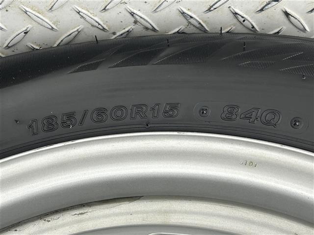 フィットハイブリッド ベースグレード　社外ナビ／バックカメラ／寒冷地仕様車／ビルトインＥＴＣ／横滑り防止装置／ヘッドライトレベライザー／電動格納ウインカーミラー／オートエアコン／スマートキー／プッシュスタート／パワーウインドウ（38枚目）