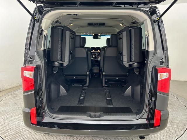 デリカＤ：５ ブラックエディション　登録済未使用車・ブラックエディション　４ＷＤ　・ｅ－Ａｓｓｉｓｔ・オリジナルナビ取付パッケージ＋リアモニター取付ＰＫＧ・ＡＬＰＩＮＥ　Ｄ：５専用１１型ナビゲーション・ＡＬＰＩＮＥ１２．８型後席モニター（18枚目）