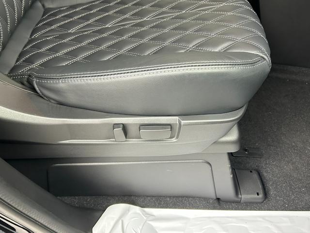 デリカＤ：５ ブラックエディション　登録済未使用車・ブラックエディション　４ＷＤ　・ｅ－Ａｓｓｉｓｔ・オリジナルナビ取付パッケージ＋リアモニター取付ＰＫＧ・ＡＬＰＩＮＥ　Ｄ：５専用１１型ナビゲーション・ＡＬＰＩＮＥ１２．８型後席モニター（46枚目）