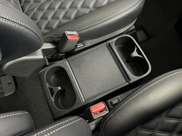 デリカＤ：５ ブラックエディション　登録済未使用車・ブラックエディション　４ＷＤ　・ｅ－Ａｓｓｉｓｔ・オリジナルナビ取付パッケージ＋リアモニター取付ＰＫＧ・ＡＬＰＩＮＥ　Ｄ：５専用１１型ナビゲーション・ＡＬＰＩＮＥ１２．８型後席モニター（48枚目）