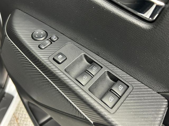 デリカＤ：５ Ｇ　パワーパッケージ　オートステップ／社外ナビ／フルセグＴＶ／Ｂｌｕｅｔｏｏｔｈ／全方位カメラ／ドライブレコーダー前後／ＥＴＣ／ステアリングヒーター／シートヒーター／両側パワスラ／パワーバックドア／ＦＣＭ／ＬＤＷ／クルコン（28枚目）