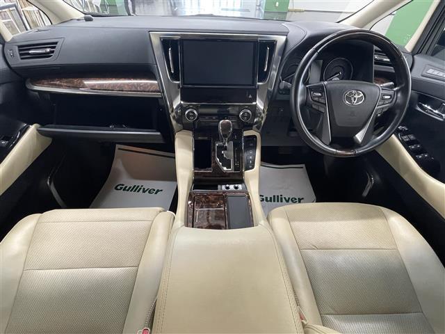 アルファードハイブリッド G 4WD・フリップダウン・純正ナビ・トヨタセーフティセンス・両側パワースライドドア・シートヒーター/エアコン・ドライブレコーダー・アダプティブクルーズコントロール・オートホールド・オートライト(4枚目)