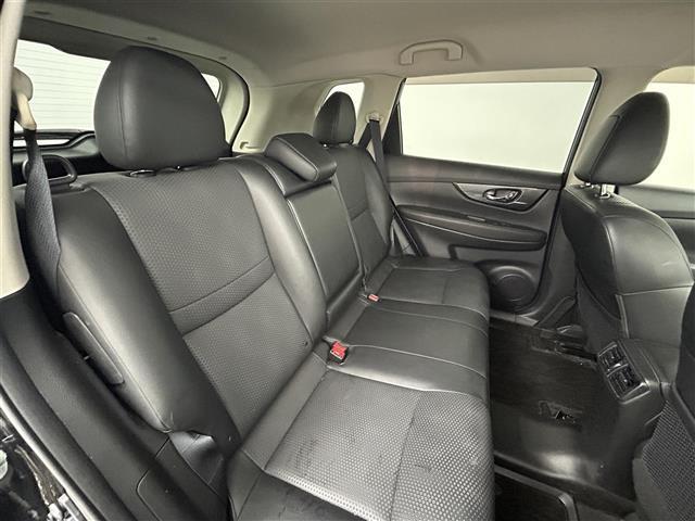 エクストレイル 20Xtt エマージェンシーブレーキパッケージ エマージェンシーブレーキ/レーンキープアシスト/ブラインドスポットモニター/メーカーナビ/アラウンドビューモニター/フルセグTV/Bluetooth/パワーバックドア/ビルトインETC/LED(17枚目)