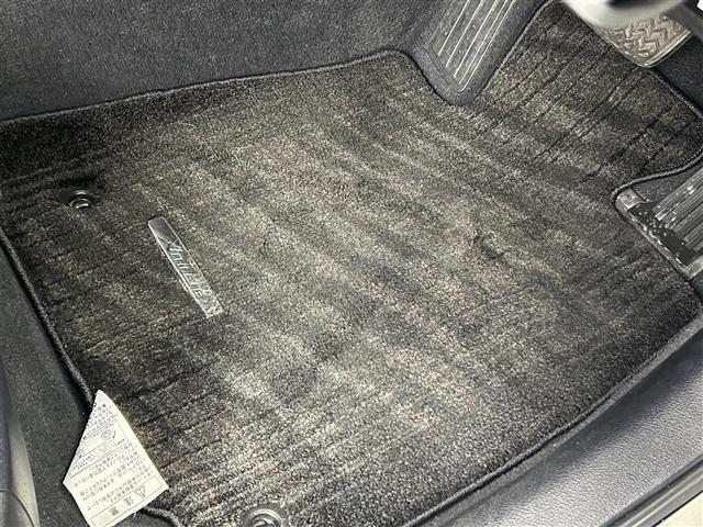 クラウンハイブリッド アスリートG Four 純正SDナビ/バックカメラ/ビルトインETC2.0/ドライブレコーダー/レザーシート/シートヒーター/エアシート/パワーシート/シートメモリー/トヨタセーフティセンス/社外レーダー探知機(18枚目)