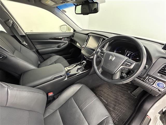 クラウンハイブリッド アスリートG Four 純正SDナビ/バックカメラ/ビルトインETC2.0/ドライブレコーダー/レザーシート/シートヒーター/エアシート/パワーシート/シートメモリー/トヨタセーフティセンス/社外レーダー探知機(24枚目)