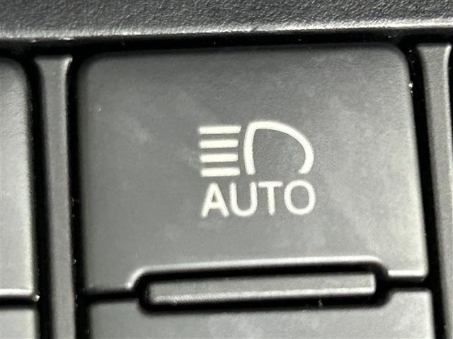 シエンタ G クエロ ・純正ナビゲーション CD/DVD/フルセグ/BT/SD/・ビルトインETC・両側パワースライドドア・デジタルインナーミラー・ステアリングヒーター・シートヒーター・純正ドライブレコーダー(10枚目)