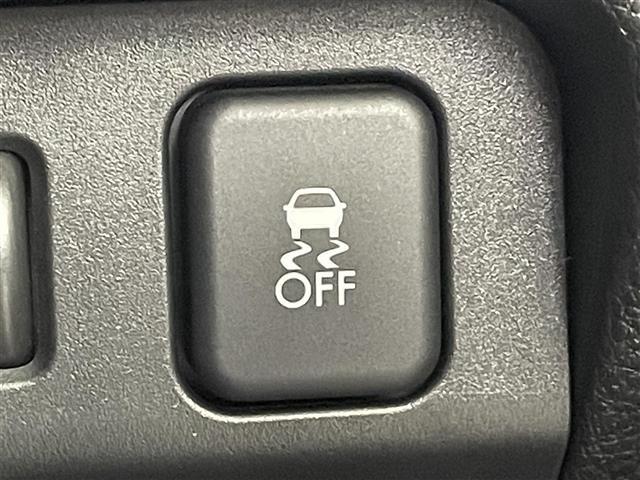 レヴォーグ 1.6GTアイサイト ・4WD・ディーラーオプションSDナビゲーション(CN-R300D) CD/DVD/SD/iPod/ワンセグ・ビルトインETC・バックカメラ・前後ドライブレコーダー(KZR-S100W)・前後ドラレコ(9枚目)