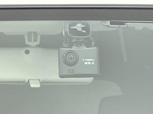 【　ドライブレコーダー　】運転中の記録を残します。事故などを起こした起こされた時の証拠を残します。