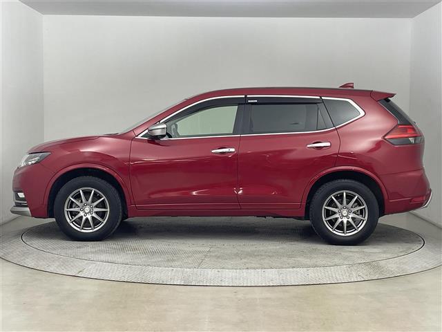 エクストレイル オーテック　ｉパッケージ　プロパイロット／エマージェンシーブレーキ／レーンキープアシスト／レーダークルーズコントロール／ブラインドスポットモニター／メーカーナビ／全方位カメラ／フルセグＴＶ／Ｂｌｕｅｔｏｏｔｈ／ビルトインＥＴＣ（11枚目）