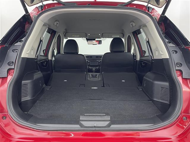 エクストレイル オーテック　ｉパッケージ　プロパイロット／エマージェンシーブレーキ／レーンキープアシスト／レーダークルーズコントロール／ブラインドスポットモニター／メーカーナビ／全方位カメラ／フルセグＴＶ／Ｂｌｕｅｔｏｏｔｈ／ビルトインＥＴＣ（19枚目）