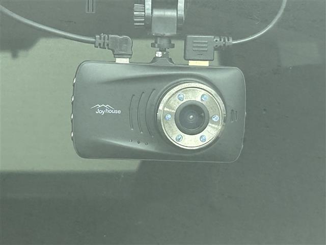 ＮＶ３５０キャラバンバン プレミアムＧＸロングブラックギア　４ＷＤ・全方位カメラ・社外フローティングナビ・バックカメラ・フルセグＴＶ・ＥＴＣ・片側パワスラ・社外フロアマット・ＬＥＤヘッドライト・オートライト・センターデフロック・横滑り防止・プッシュスタート（2枚目）