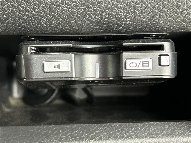 ＮＶ３５０キャラバンバン プレミアムＧＸロングブラックギア　４ＷＤ・全方位カメラ・社外フローティングナビ・バックカメラ・フルセグＴＶ・ＥＴＣ・片側パワスラ・社外フロアマット・ＬＥＤヘッドライト・オートライト・センターデフロック・横滑り防止・プッシュスタート（10枚目）