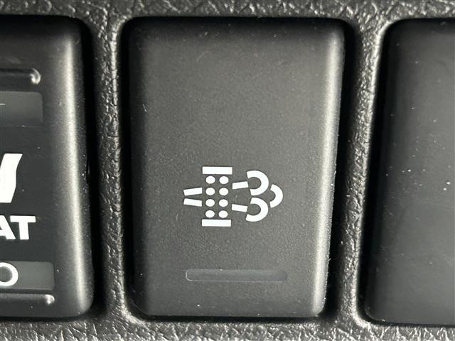 ＮＶ３５０キャラバンバン プレミアムＧＸロングブラックギア　４ＷＤ・全方位カメラ・社外フローティングナビ・バックカメラ・フルセグＴＶ・ＥＴＣ・片側パワスラ・社外フロアマット・ＬＥＤヘッドライト・オートライト・センターデフロック・横滑り防止・プッシュスタート（12枚目）