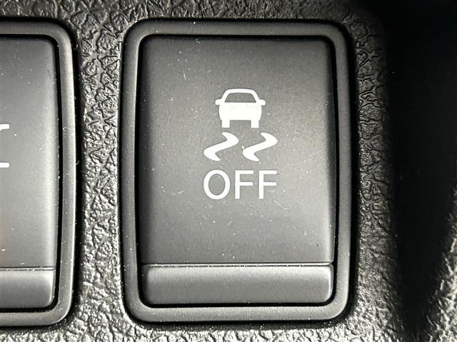 ＮＶ３５０キャラバンバン プレミアムＧＸロングブラックギア　４ＷＤ・全方位カメラ・社外フローティングナビ・バックカメラ・フルセグＴＶ・ＥＴＣ・片側パワスラ・社外フロアマット・ＬＥＤヘッドライト・オートライト・センターデフロック・横滑り防止・プッシュスタート（14枚目）