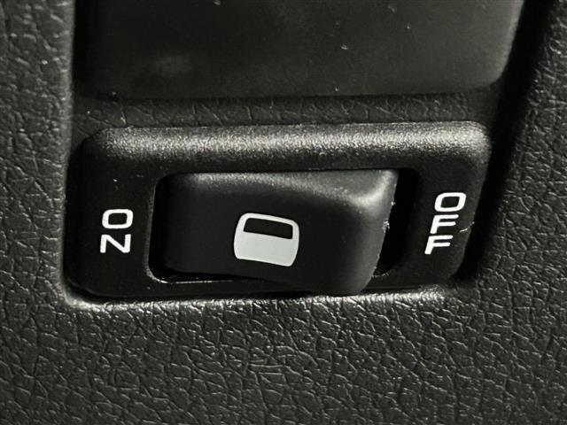 ＮＶ３５０キャラバンバン プレミアムＧＸロングブラックギア　４ＷＤ・全方位カメラ・社外フローティングナビ・バックカメラ・フルセグＴＶ・ＥＴＣ・片側パワスラ・社外フロアマット・ＬＥＤヘッドライト・オートライト・センターデフロック・横滑り防止・プッシュスタート（18枚目）