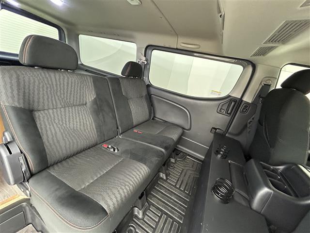 ＮＶ３５０キャラバンバン プレミアムＧＸロングブラックギア　４ＷＤ・全方位カメラ・社外フローティングナビ・バックカメラ・フルセグＴＶ・ＥＴＣ・片側パワスラ・社外フロアマット・ＬＥＤヘッドライト・オートライト・センターデフロック・横滑り防止・プッシュスタート（23枚目）