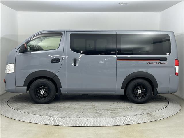ＮＶ３５０キャラバンバン プレミアムＧＸロングブラックギア　４ＷＤ・全方位カメラ・社外フローティングナビ・バックカメラ・フルセグＴＶ・ＥＴＣ・片側パワスラ・社外フロアマット・ＬＥＤヘッドライト・オートライト・センターデフロック・横滑り防止・プッシュスタート（29枚目）