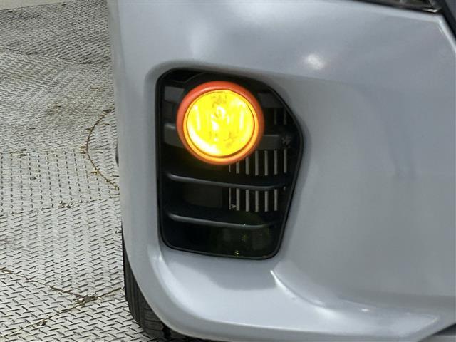 ＮＶ３５０キャラバンバン プレミアムＧＸロングブラックギア　４ＷＤ・全方位カメラ・社外フローティングナビ・バックカメラ・フルセグＴＶ・ＥＴＣ・片側パワスラ・社外フロアマット・ＬＥＤヘッドライト・オートライト・センターデフロック・横滑り防止・プッシュスタート（35枚目）