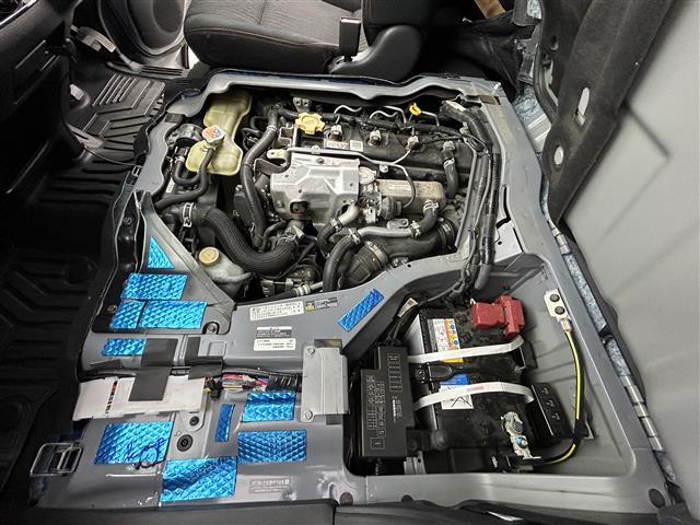 ＮＶ３５０キャラバンバン プレミアムＧＸロングブラックギア　４ＷＤ・全方位カメラ・社外フローティングナビ・バックカメラ・フルセグＴＶ・ＥＴＣ・片側パワスラ・社外フロアマット・ＬＥＤヘッドライト・オートライト・センターデフロック・横滑り防止・プッシュスタート（41枚目）