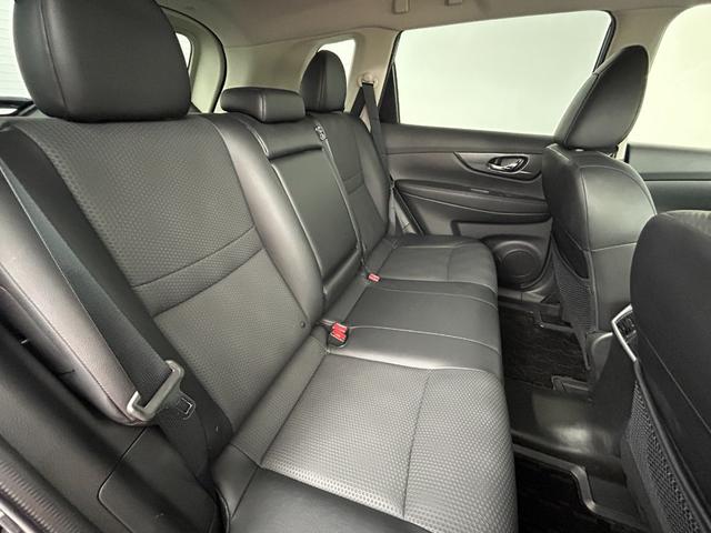 エクストレイル ２０Ｘ　エマージェンシーブレーキパッケージ　純正ＳＤナビ／ＢＴ／フルセグＴＶ／アラウンドビューモニタ／ビルトインＥＴＣ／シートヒータ／クルコン／衝突軽減ブレーキ／レーンキープ／クリアランスソナー／後側方車両検知／コーナリングスタビリティアシスト（17枚目）